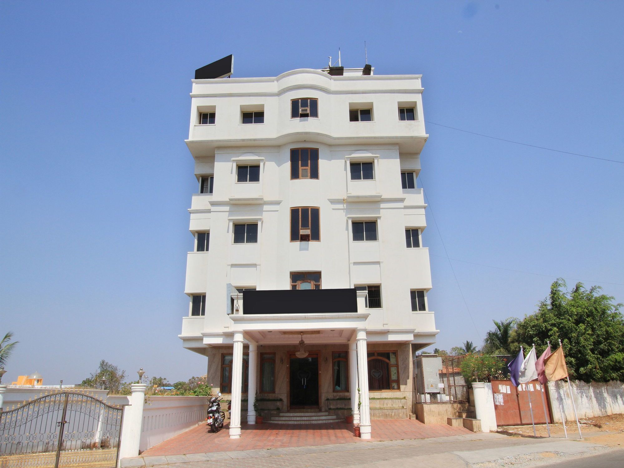 Hotel Stay By The Way Mysore Εξωτερικό φωτογραφία