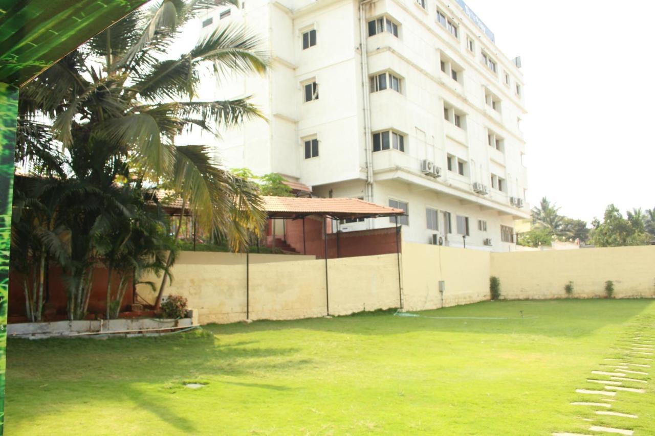 Hotel Stay By The Way Mysore Εξωτερικό φωτογραφία