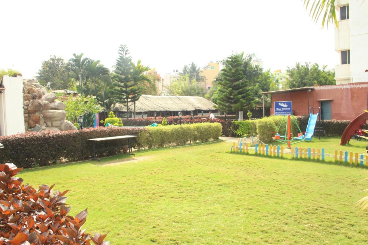 Hotel Stay By The Way Mysore Εξωτερικό φωτογραφία