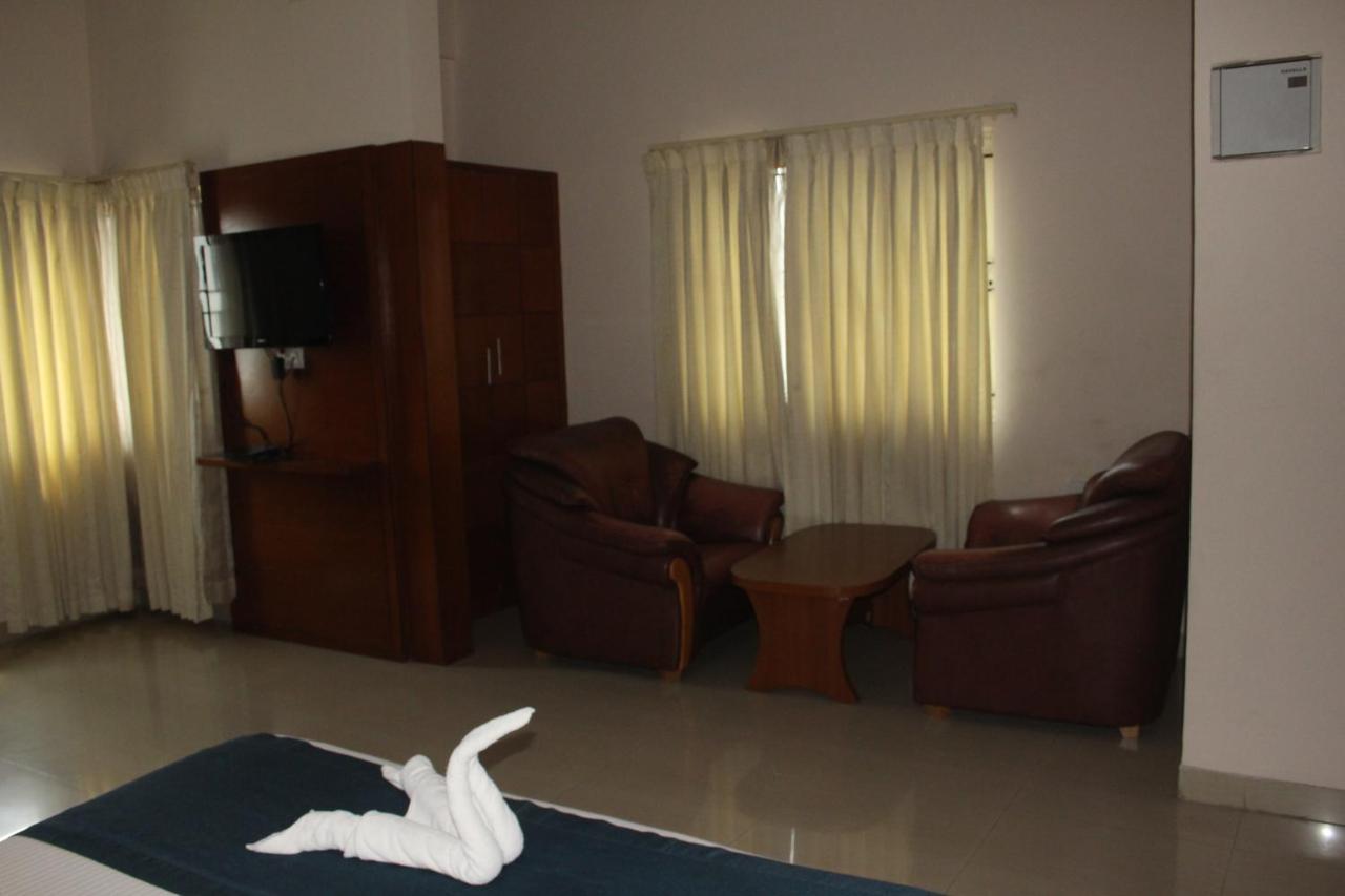 Hotel Stay By The Way Mysore Εξωτερικό φωτογραφία