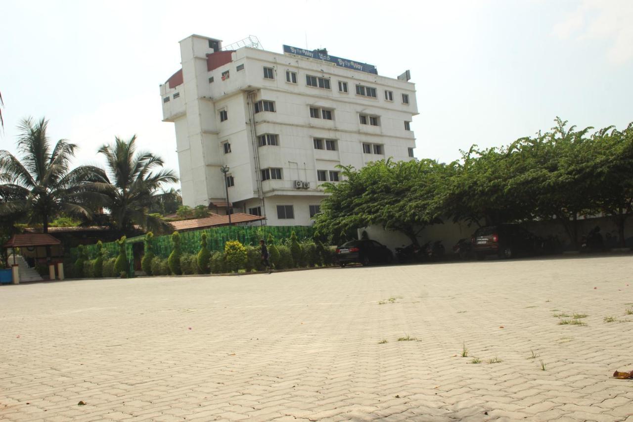 Hotel Stay By The Way Mysore Εξωτερικό φωτογραφία