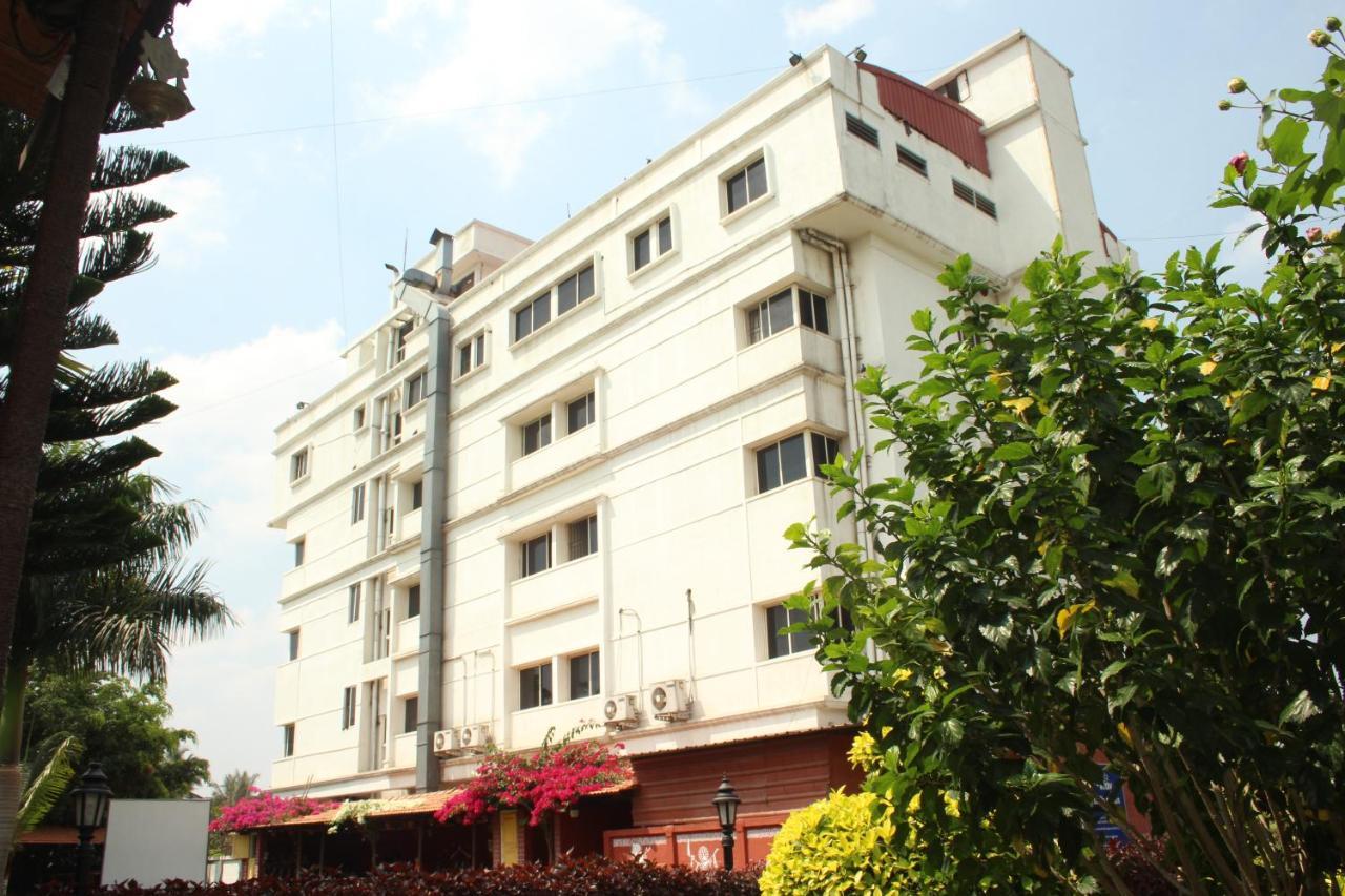 Hotel Stay By The Way Mysore Εξωτερικό φωτογραφία